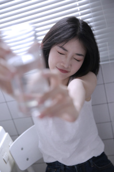 叫出来让他听听我怎么上你